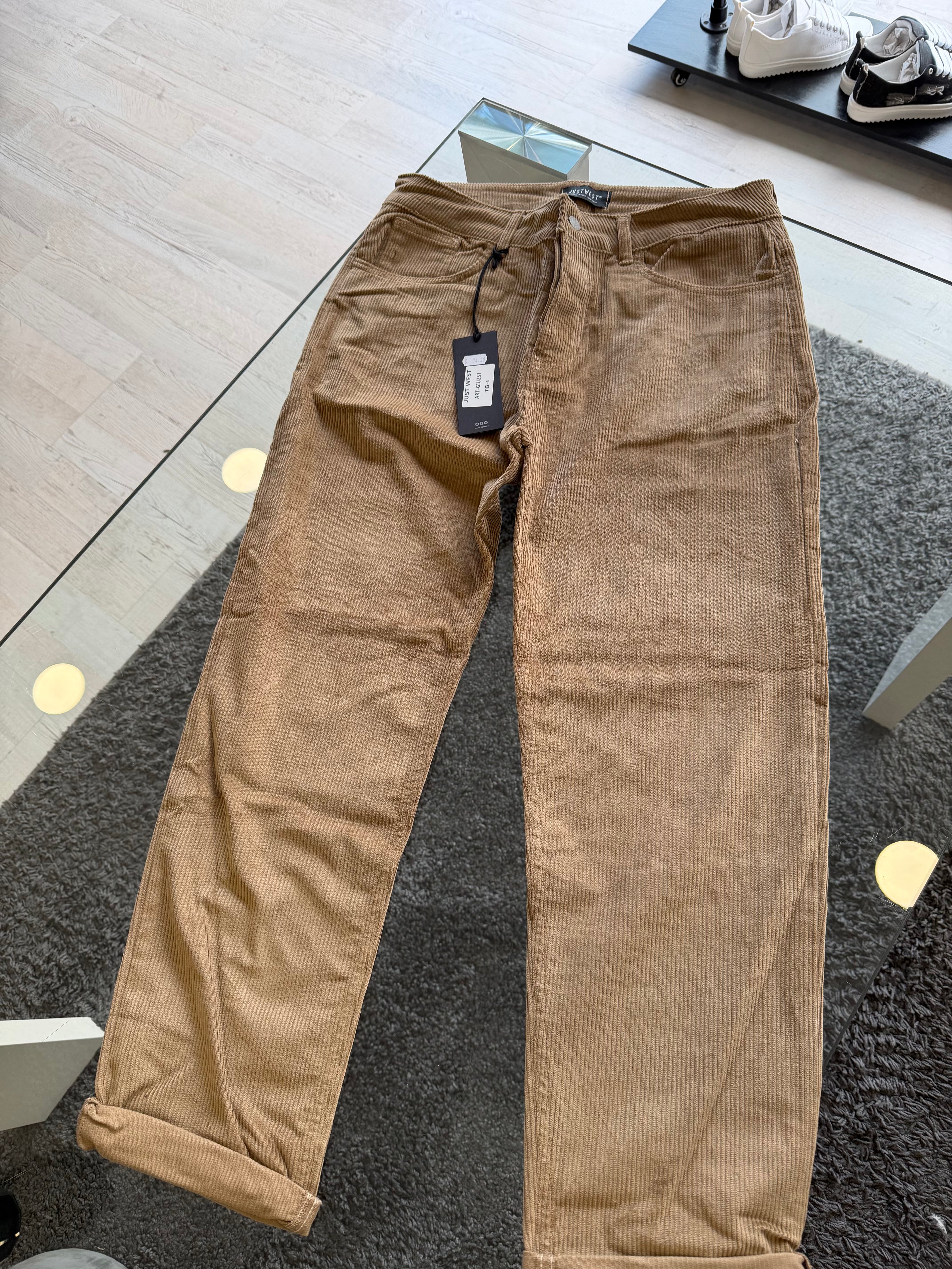 Jeans  •N9VANT8•